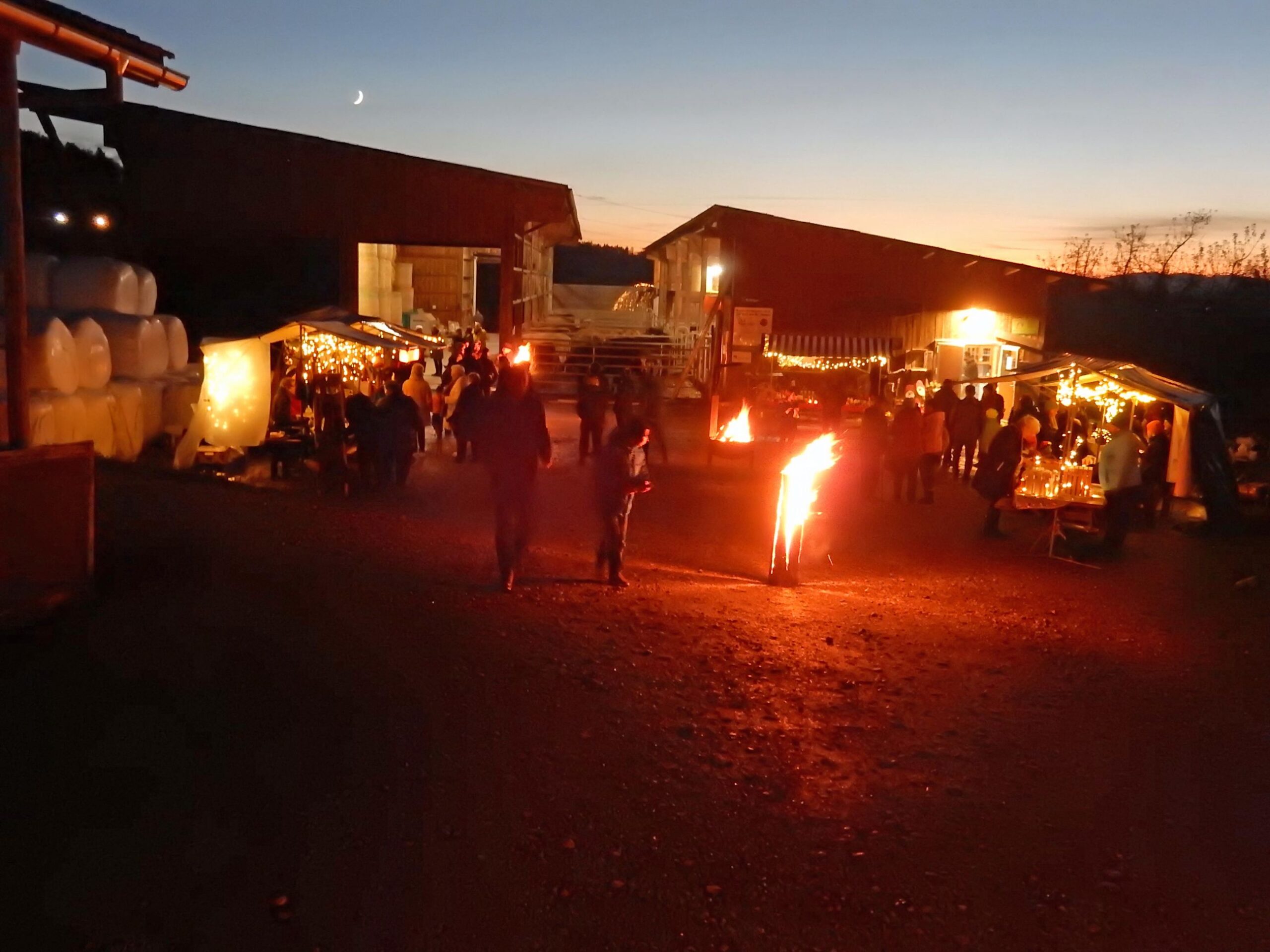 weihnachtsmarkt-puenthof